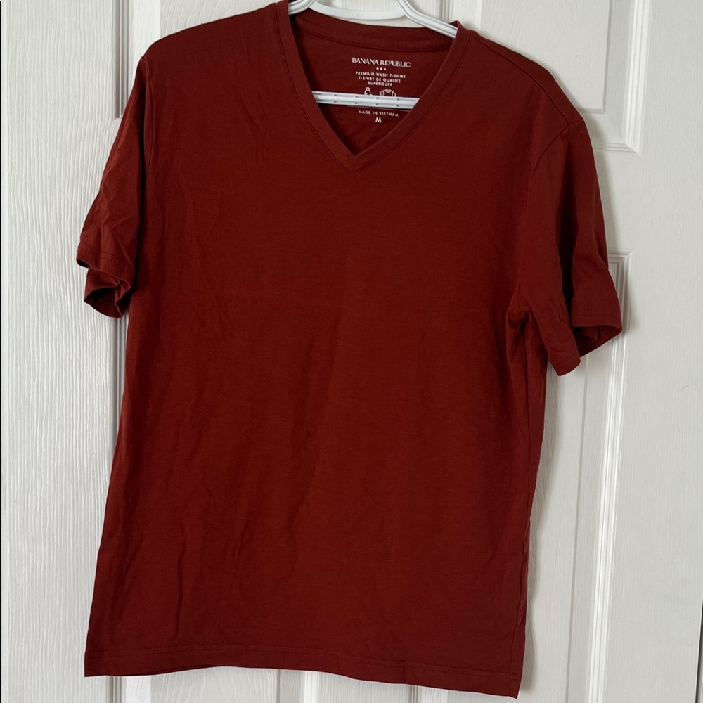 Banana Republic Burgundy Classic V-Neck Tee